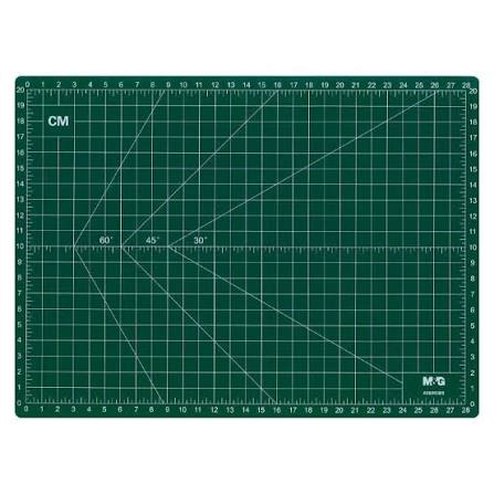 BASE DE CORTE M&amp;G A4 21 X 29.7 CM.