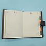 AGENDA OMEGA Nº 8 DIA X HOJA C/PRESILLA 14.5 X 21 CM.